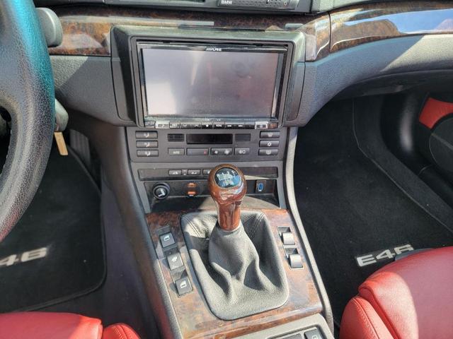 Photo of 2001 Red BMW 325