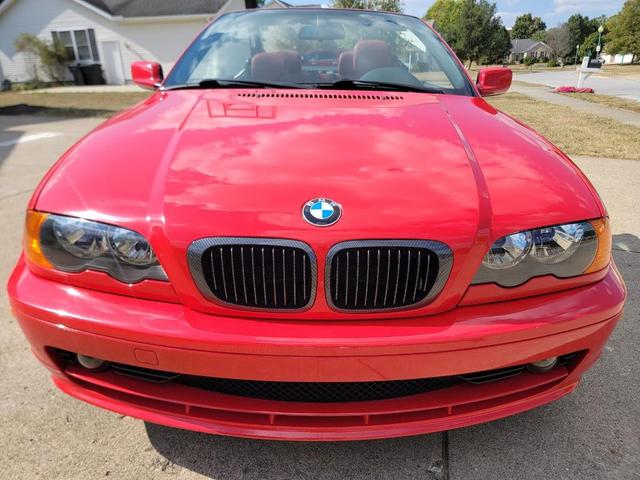 Photo of 2001 Red BMW 325