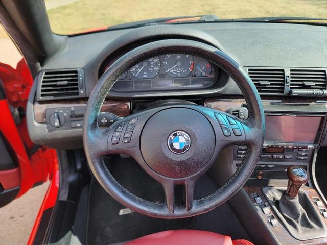 Photo of 2001 Red BMW 325