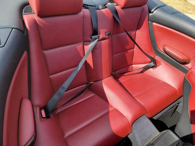 Photo of 2001 Red BMW 325