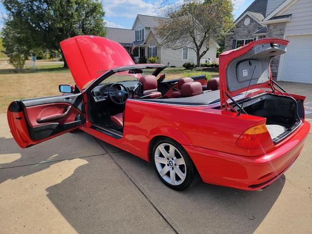 Photo of 2001 Red BMW 325
