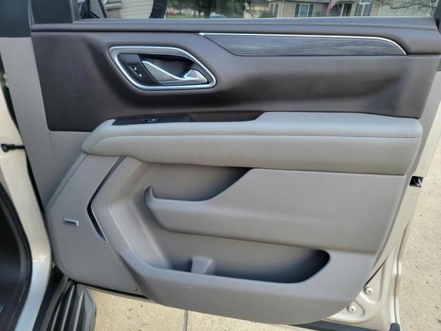 Photo of 2021 Pearl Beige Metallic GMC Yukon