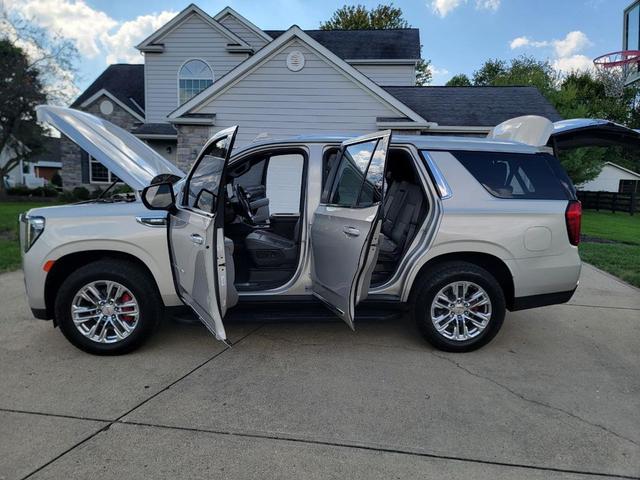 Photo of 2021 Pearl Beige Metallic GMC Yukon