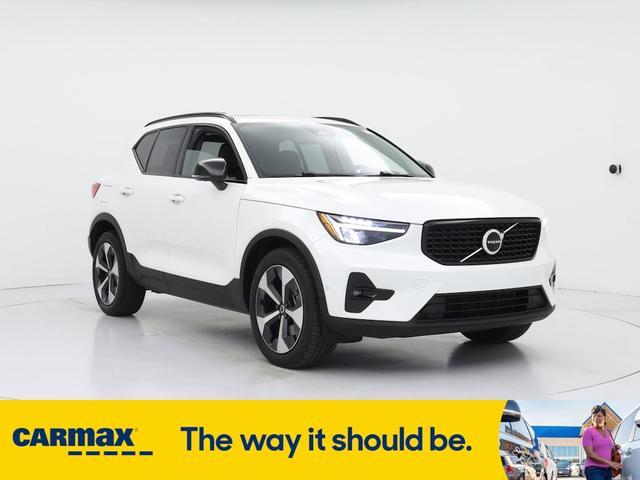 2023 Volvo XC40