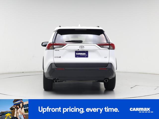 Photo of 2021 White Toyota RAV4