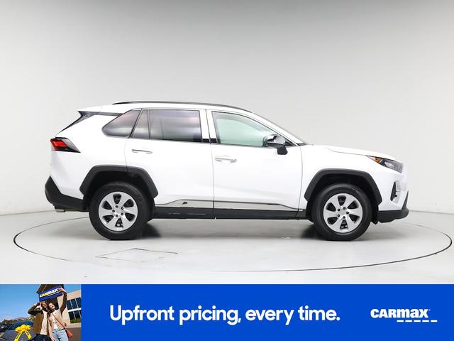 Photo of 2021 White Toyota RAV4