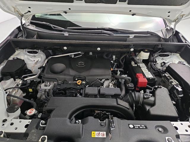 Photo of 2021 White Toyota RAV4