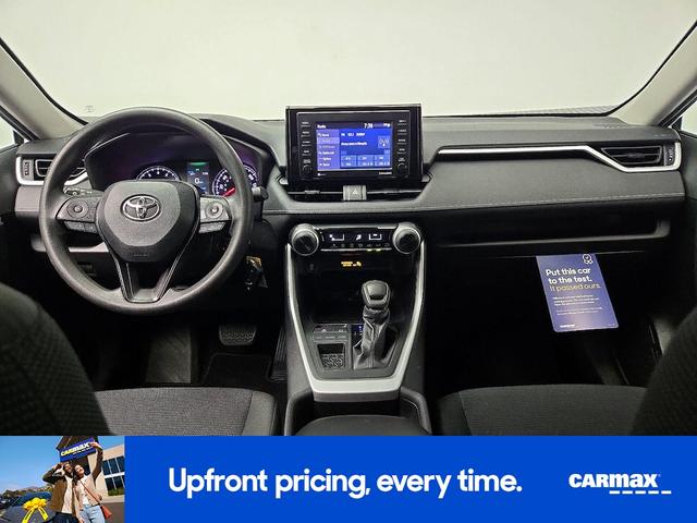 Photo of 2021 White Toyota RAV4