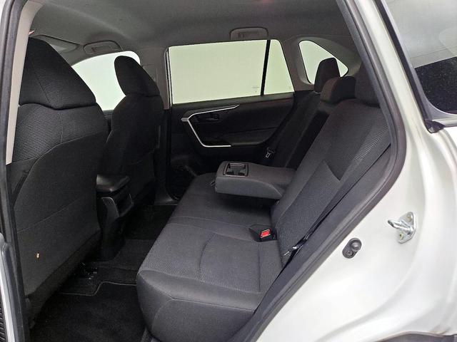 Photo of 2021 White Toyota RAV4