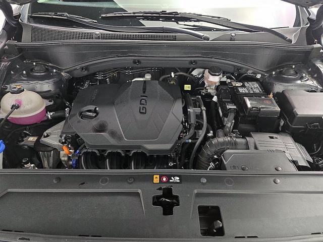Photo of 2023 Gray Hyundai SANTA FE