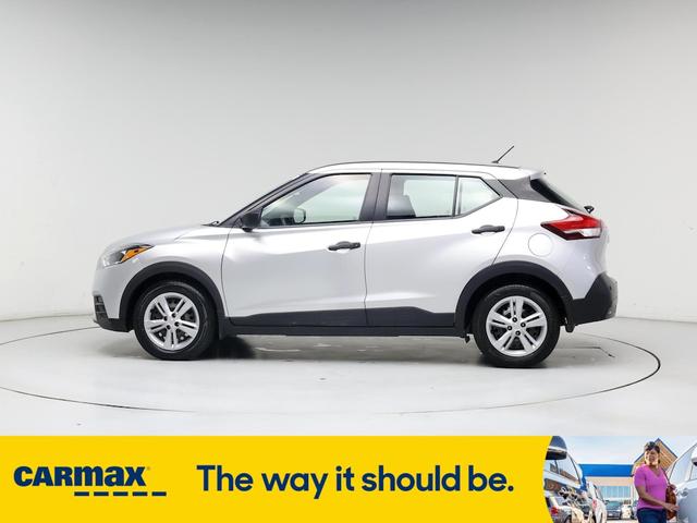 Photo of 2020 Silver Nissan Kicks