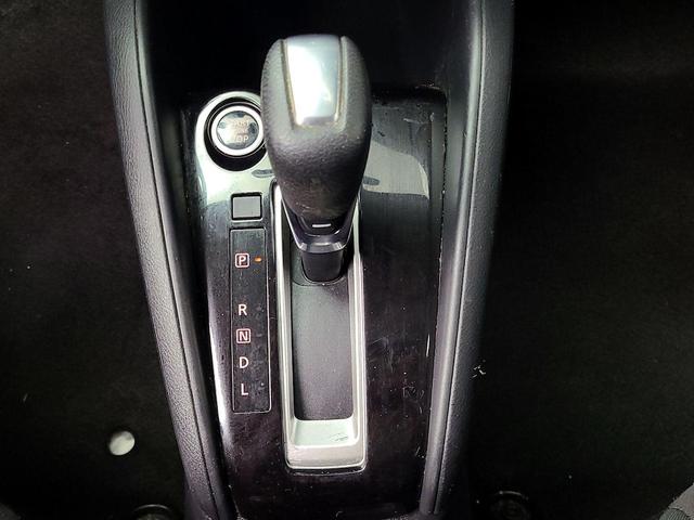 Photo of 2020 Silver Nissan Kicks