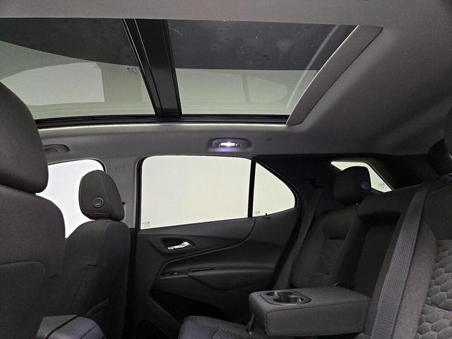 Photo of 2018 White Chevrolet Equinox