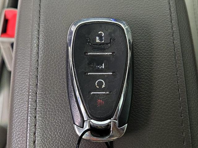 Photo of 2017 White Chevrolet Cruze