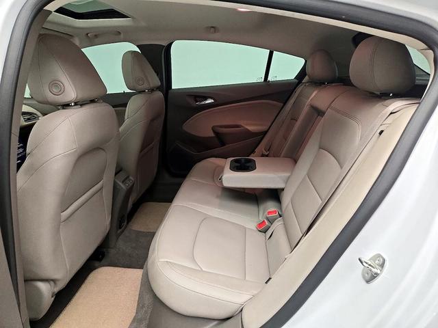 Photo of 2017 White Chevrolet Cruze