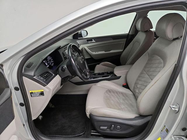 Photo of 2015 Silver Hyundai SONATA
