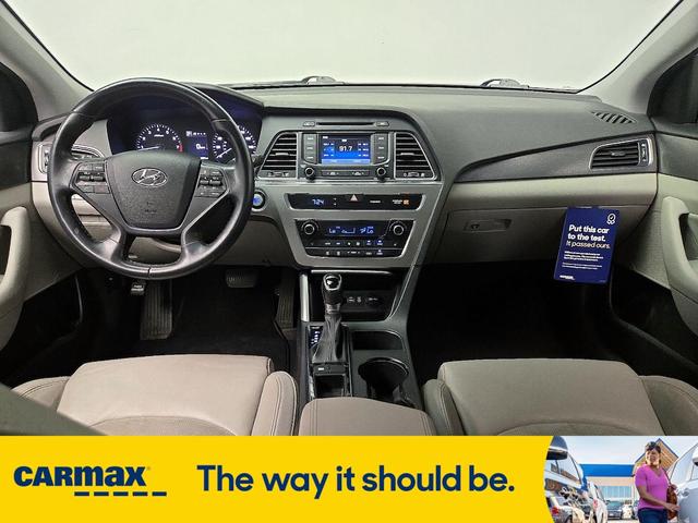 Photo of 2015 Silver Hyundai SONATA