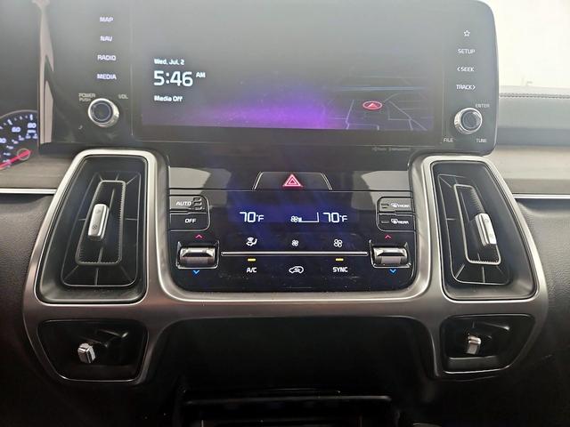 Photo of 2023 Gray Kia Sorento