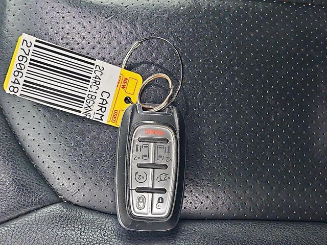 Photo of 2022 Red Chrysler Pacifica