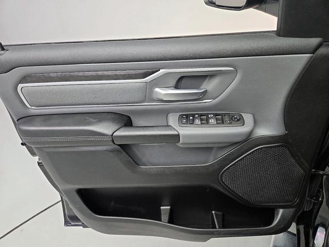 Photo of 2021 Black RAM 1500