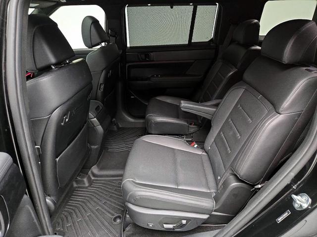 Photo of 2025 Black Hyundai SANTA FE