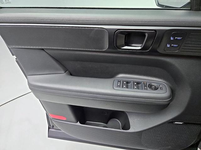 Photo of 2025 Black Hyundai SANTA FE