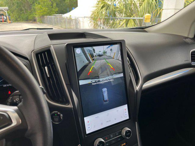 Photo of 2024 Iconic Silver Metallic Ford Edge