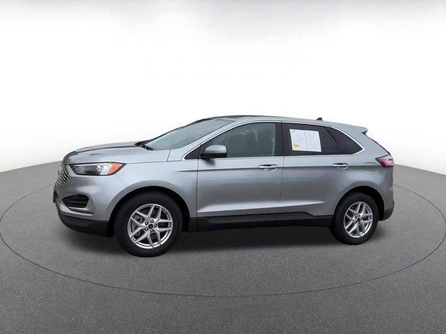 Photo of 2024 Iconic Silver Metallic Ford Edge