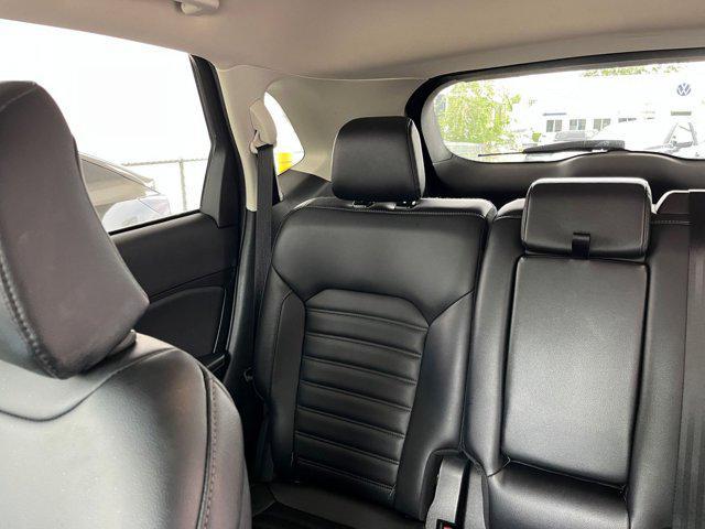 Photo of 2024 Iconic Silver Metallic Ford Edge