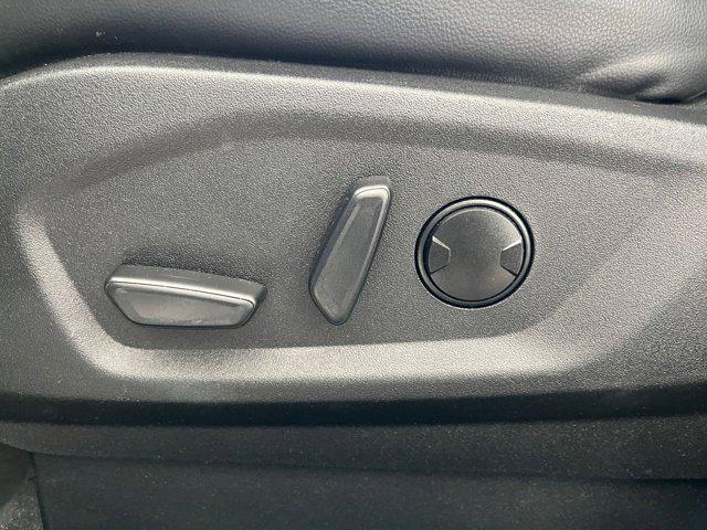 Photo of 2024 Iconic Silver Metallic Ford Edge