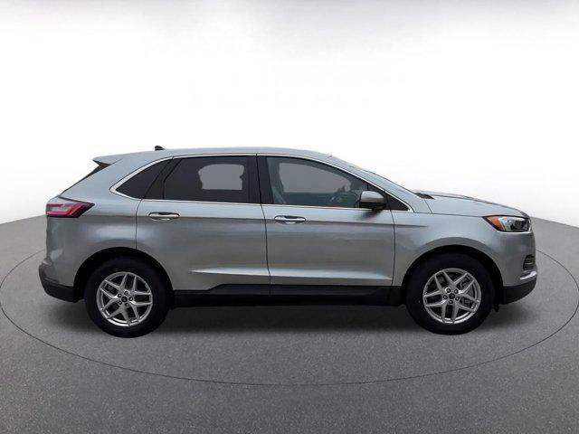 Photo of 2024 Iconic Silver Metallic Ford Edge