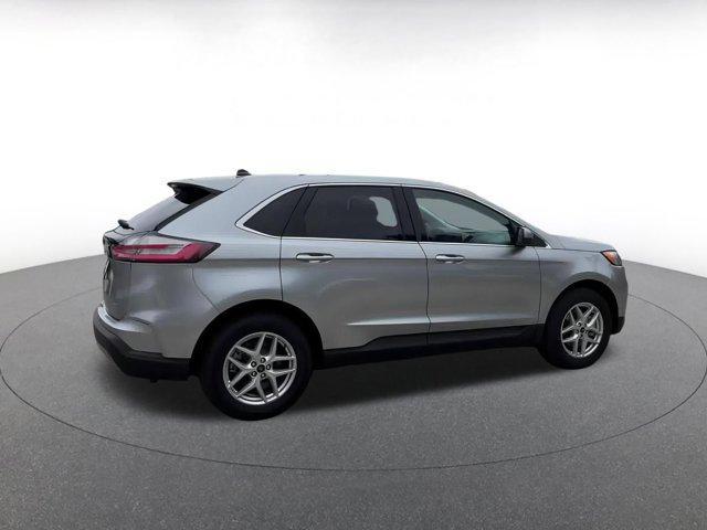 Photo of 2024 Iconic Silver Metallic Ford Edge