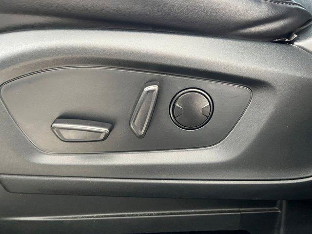 Photo of 2023 Iconic Silver Metallic Ford Explorer