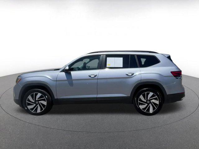 Photo of 2024 Silver Mist Metallic Volkswagen Atlas