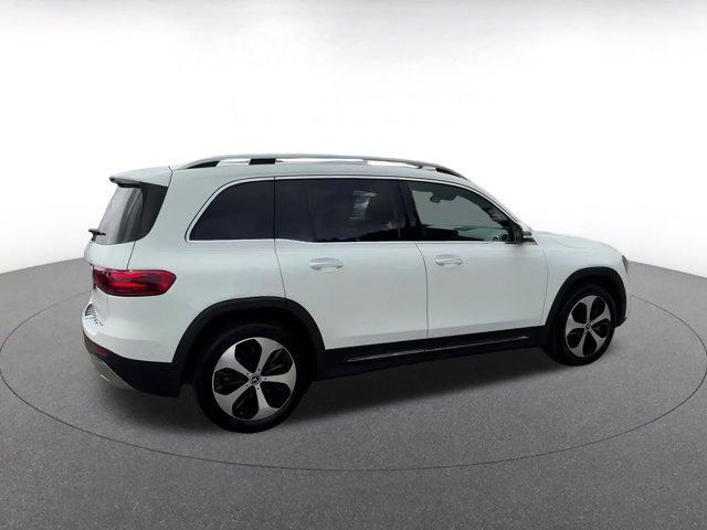 Photo of 2024 Polar White Mercedes-Benz GLB 250