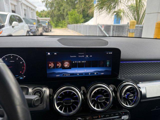 Photo of 2024 Polar White Mercedes-Benz GLB 250