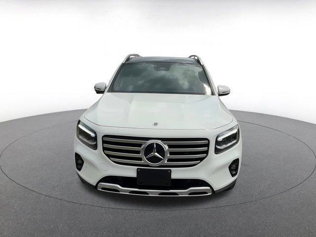 Photo of 2024 Polar White Mercedes-Benz GLB 250