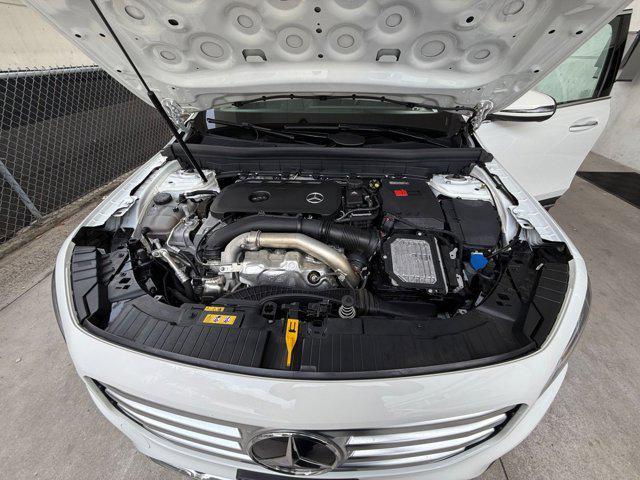 Photo of 2024 Polar White Mercedes-Benz GLB 250