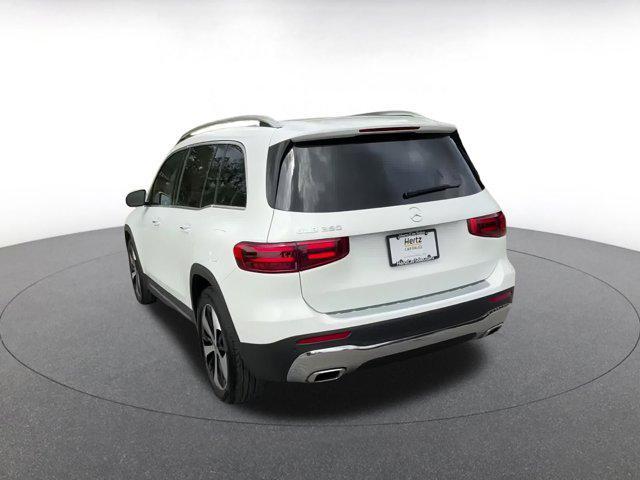 Photo of 2024 Polar White Mercedes-Benz GLB 250