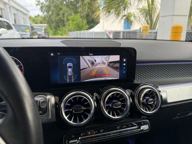 Photo of 2024 Polar White Mercedes-Benz GLB 250