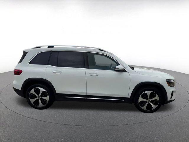 Photo of 2024 Polar White Mercedes-Benz GLB 250