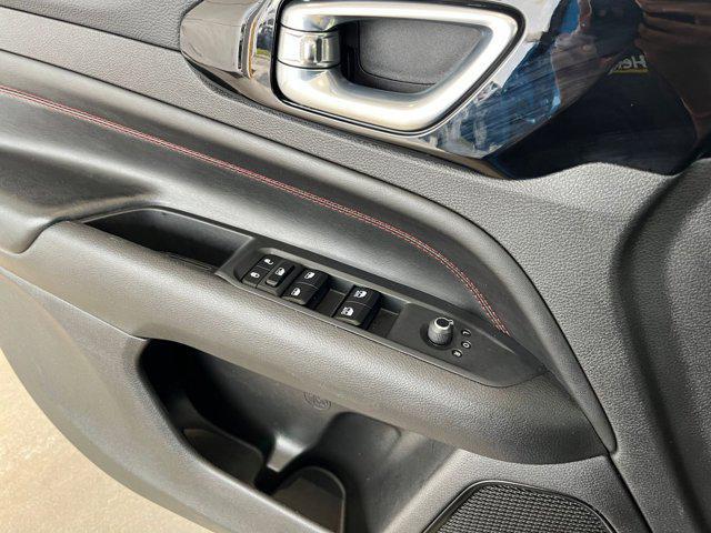 Photo of 2025 Hydro Blue Pearlcoat Jeep Compass