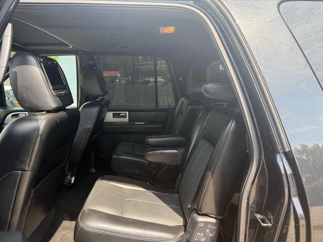 Photo of 2015 Tuxedo Black Metallic Ford Expedition EL