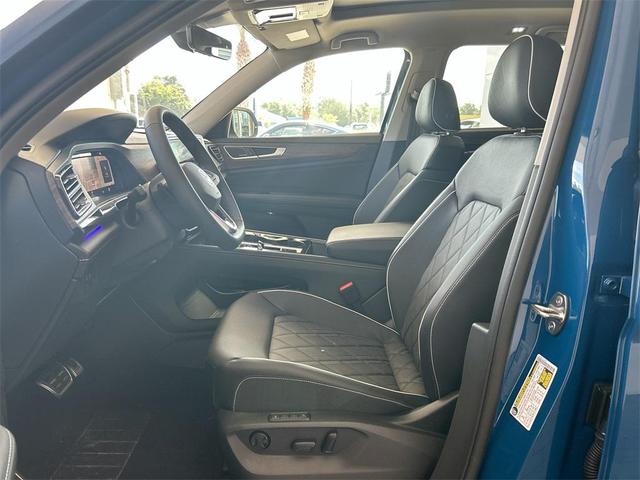Photo of 2025 Mountain Lake Blue Metallic Volkswagen Atlas