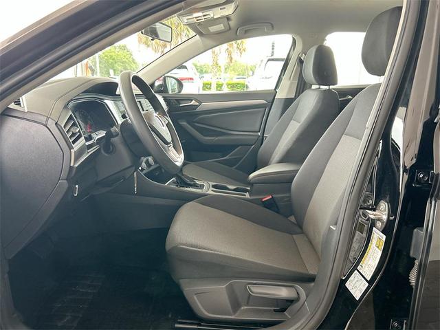 Photo of 2021 Black Uni Volkswagen Jetta