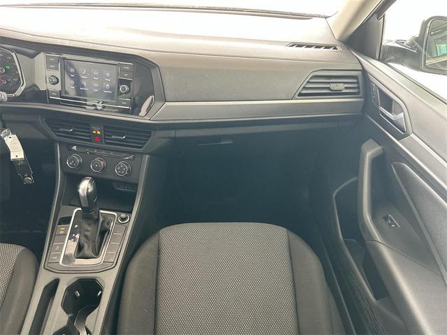 Photo of 2021 Black Uni Volkswagen Jetta