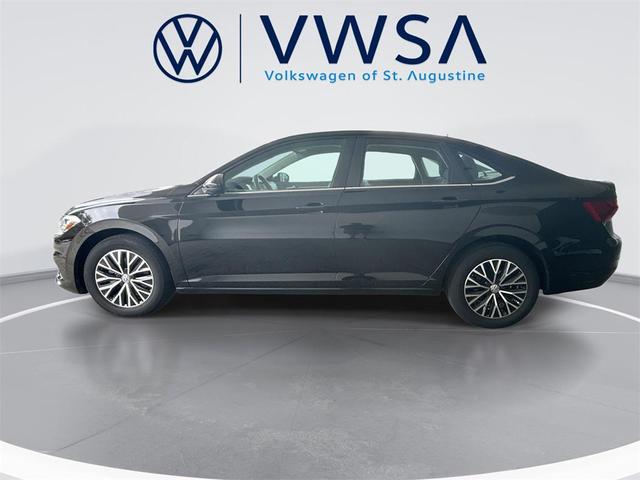 Photo of 2021 Black Uni Volkswagen Jetta