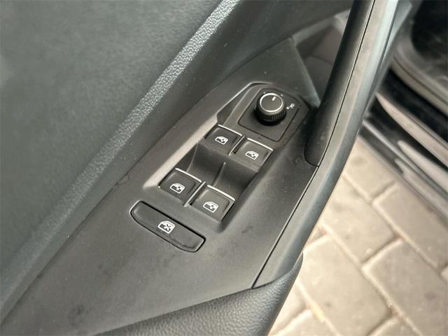 Photo of 2021 Black Uni Volkswagen Jetta