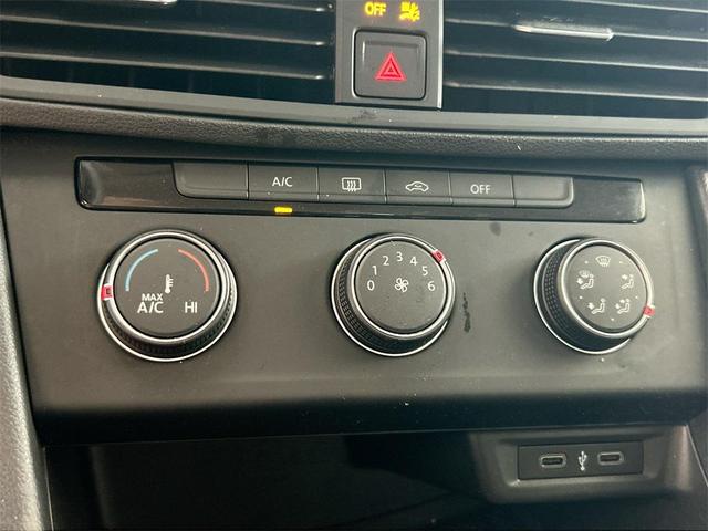 Photo of 2021 Black Uni Volkswagen Jetta