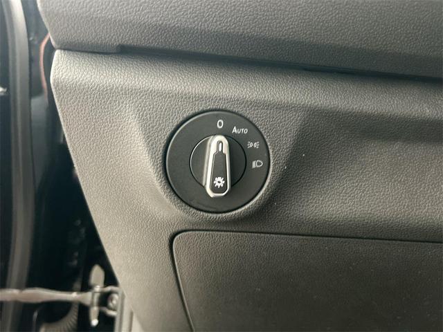Photo of 2021 Black Uni Volkswagen Jetta